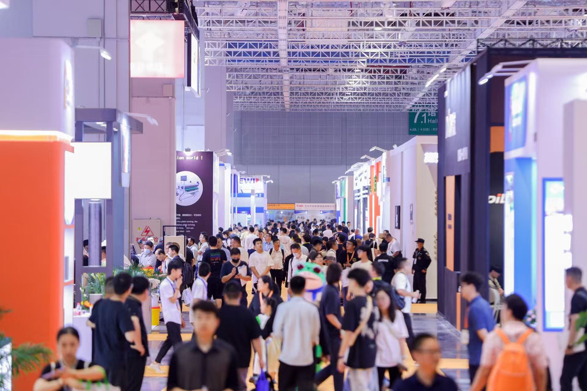 表面貼裝1.jpg 表面貼裝1.jpg